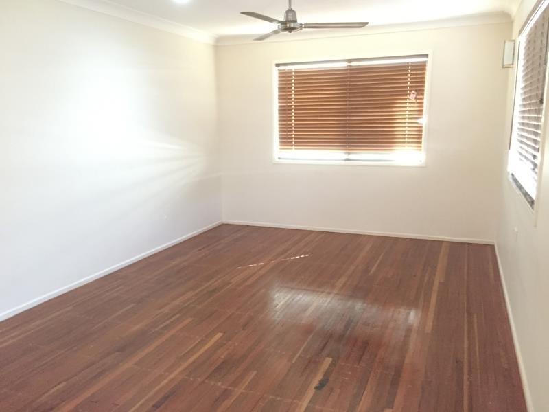 300 Bloxsom Street, Koongal QLD 4701